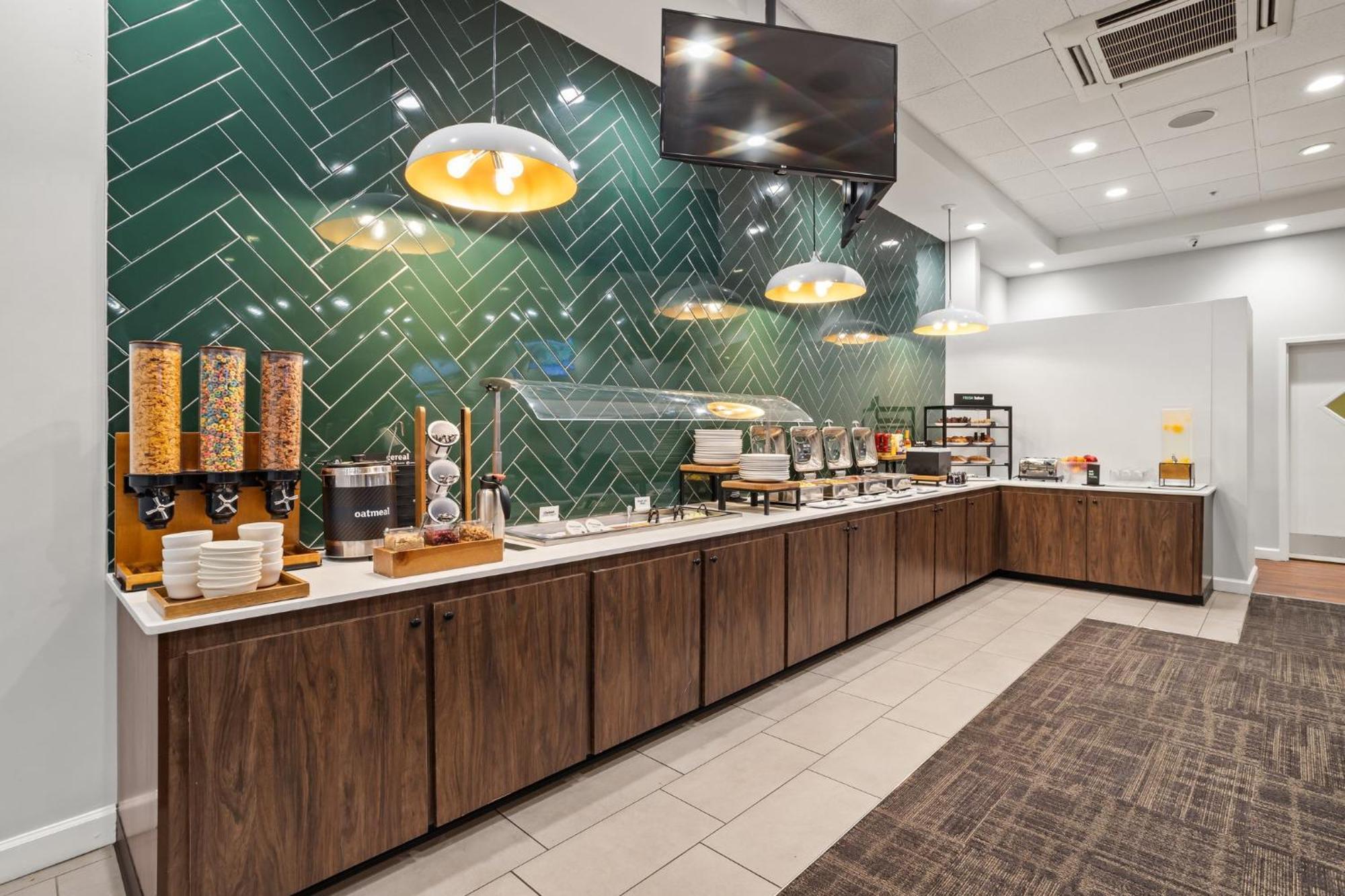 Holiday Inn Baton Rouge College Drive I-10 By Ihg Exterior photo
