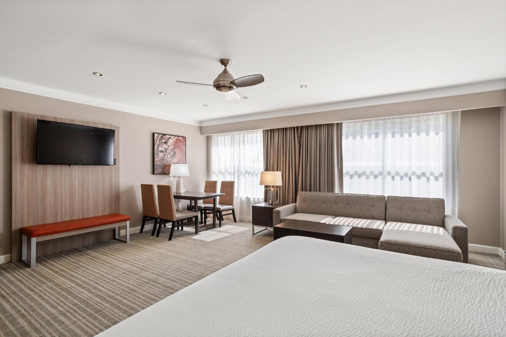 Holiday Inn Baton Rouge College Drive I-10 By Ihg Exterior photo