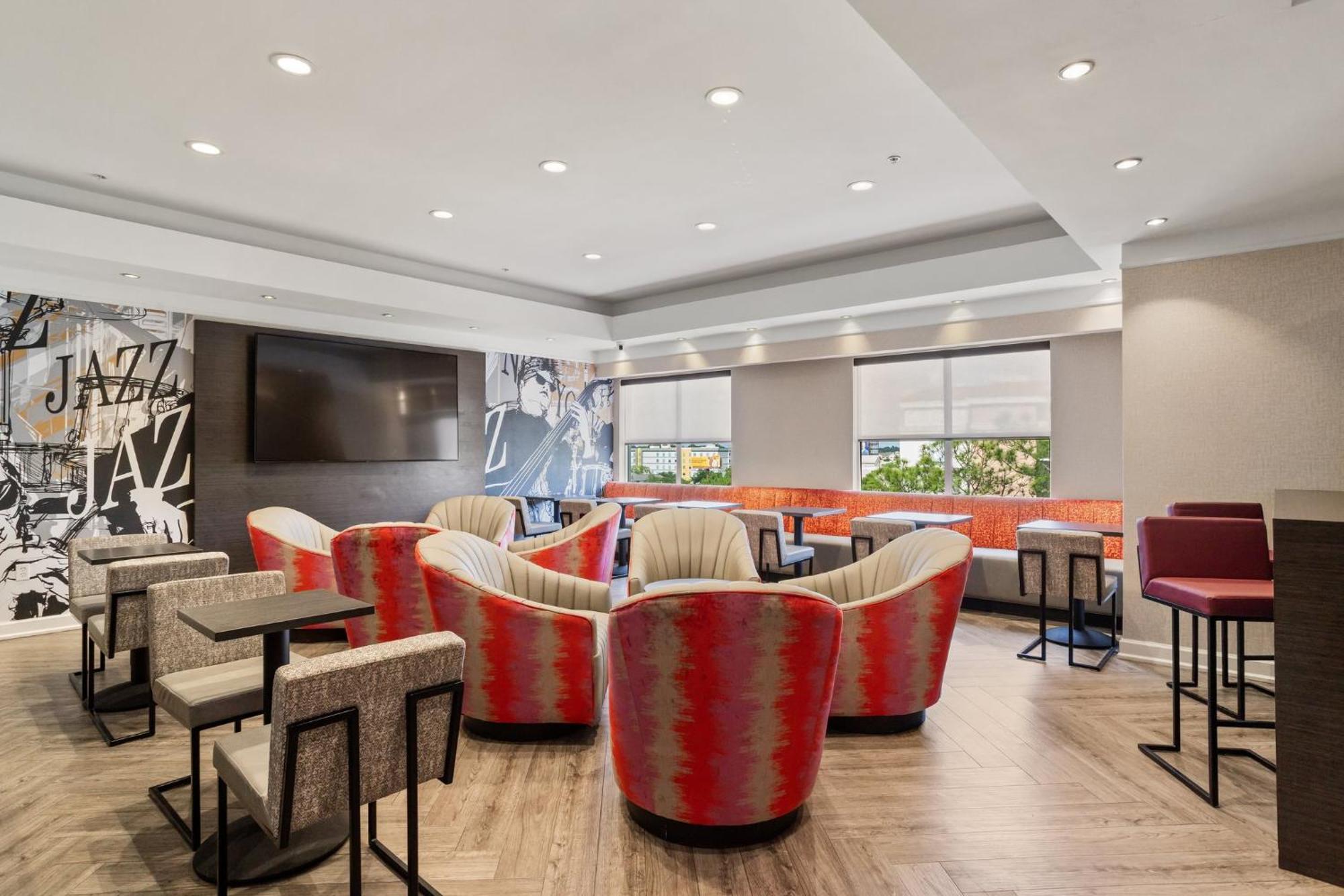 Holiday Inn Baton Rouge College Drive I-10 By Ihg Exterior photo