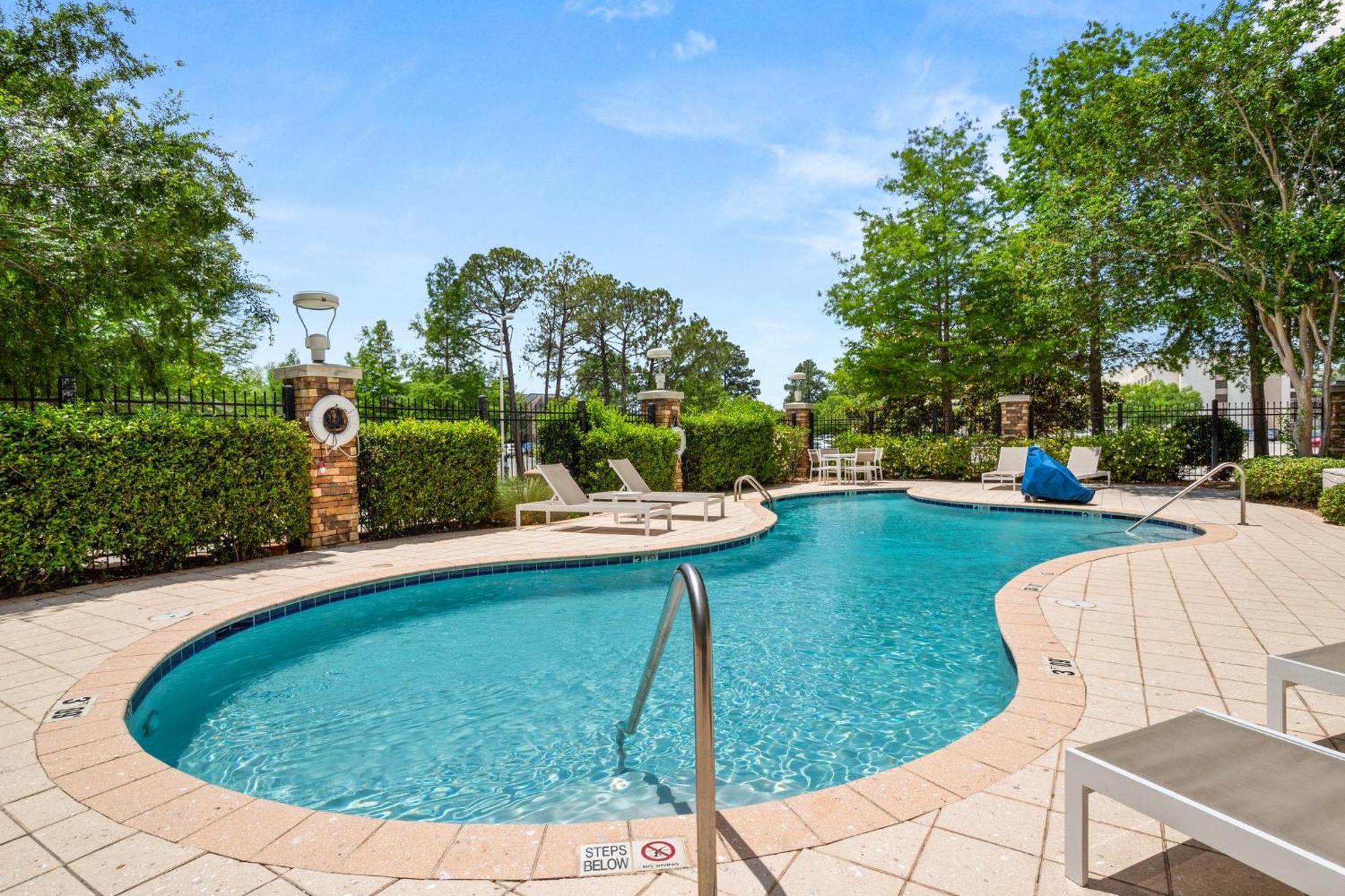 Holiday Inn Baton Rouge College Drive I-10 By Ihg Exterior photo