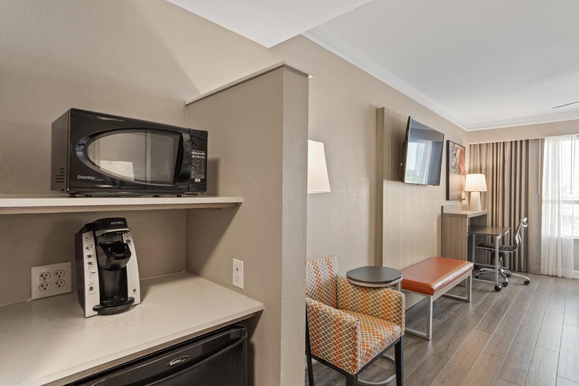 Holiday Inn Baton Rouge College Drive I-10 By Ihg Exterior photo