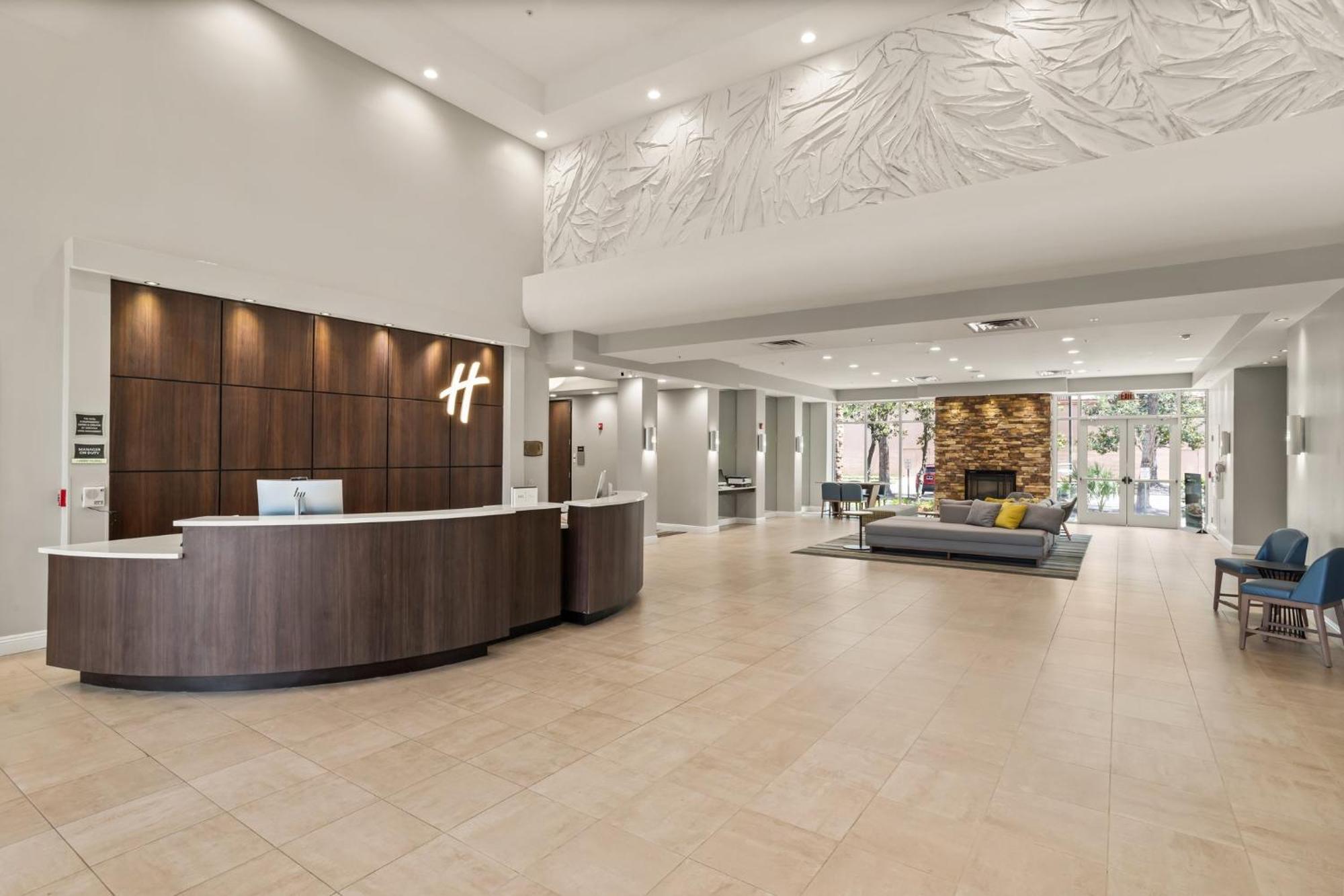 Holiday Inn Baton Rouge College Drive I-10 By Ihg Exterior photo
