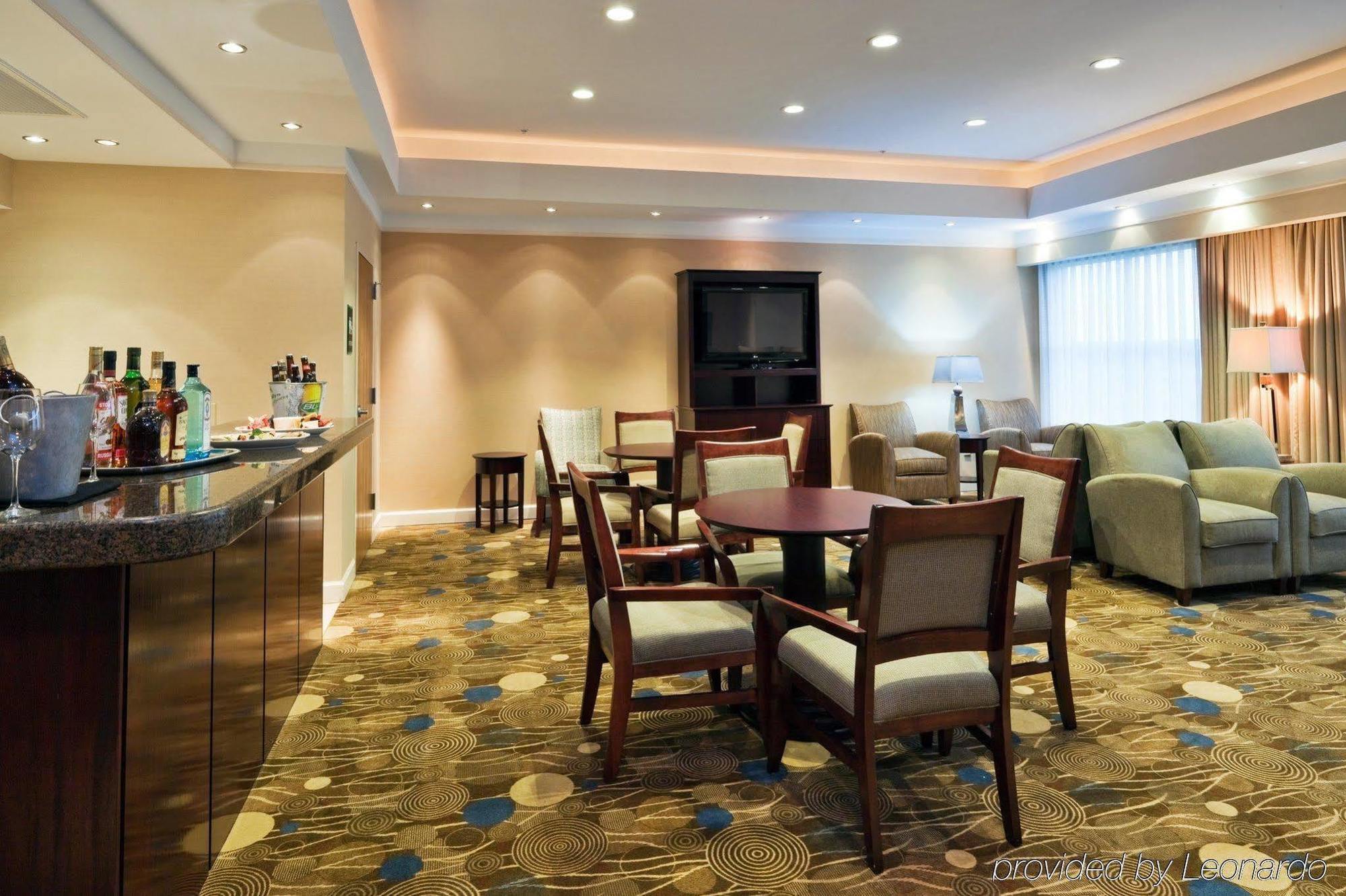Holiday Inn Baton Rouge College Drive I-10 By Ihg Restaurant photo
