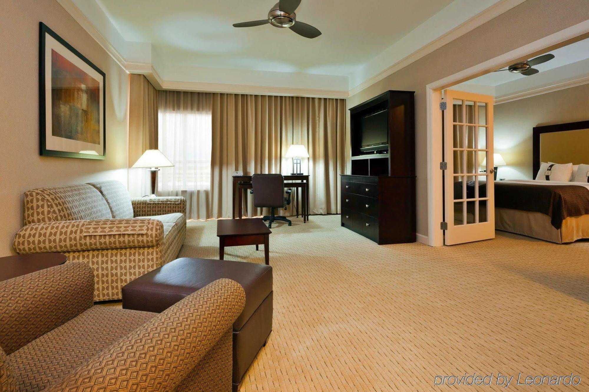 Holiday Inn Baton Rouge College Drive I-10 By Ihg Exterior photo